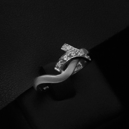 white gold ring with cubic zirconia stones