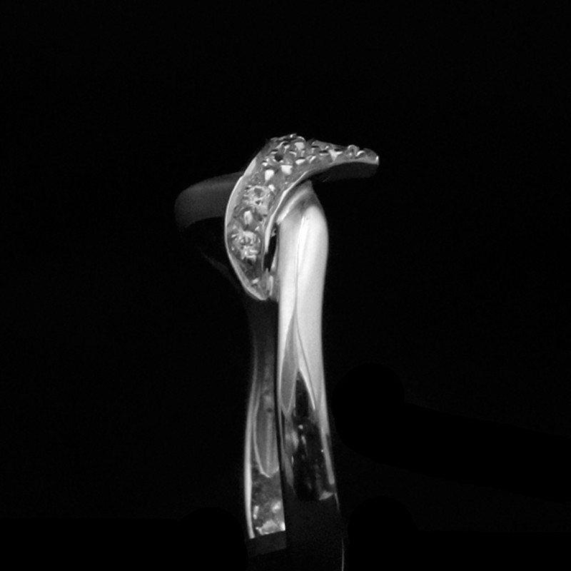 white gold ring with cubic zirconia stones