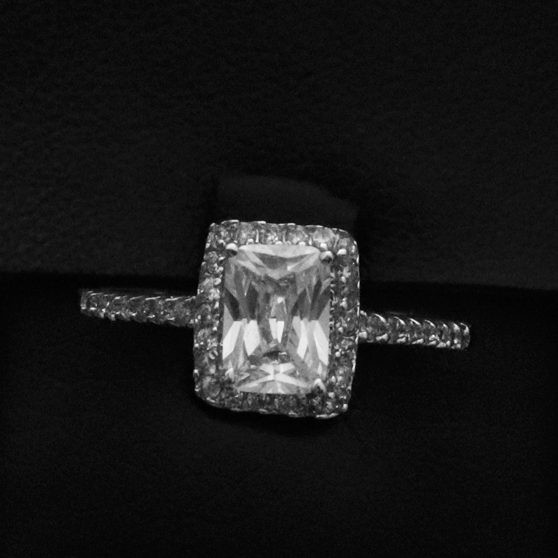 single stone ring with cubic zirconia stones