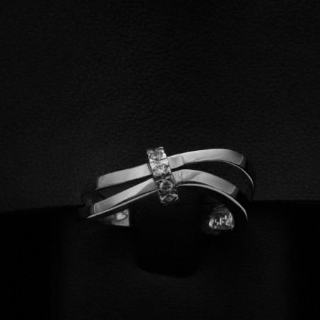 white gold ring with cubic zirconia stones