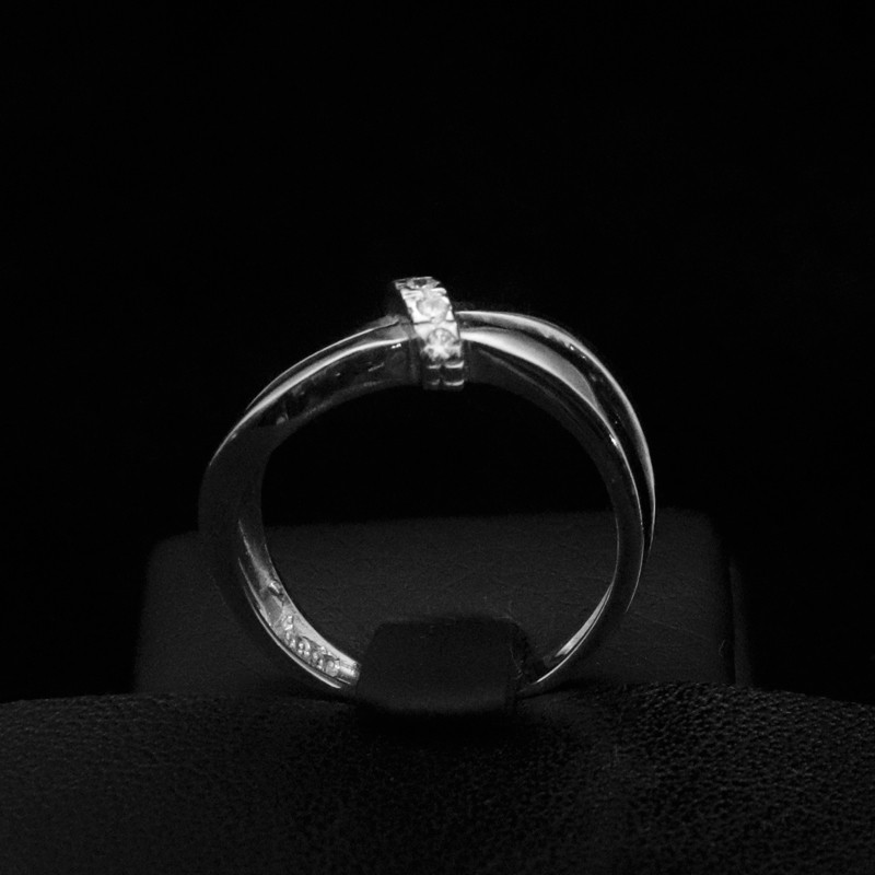 white gold ring with cubic zirconia stones