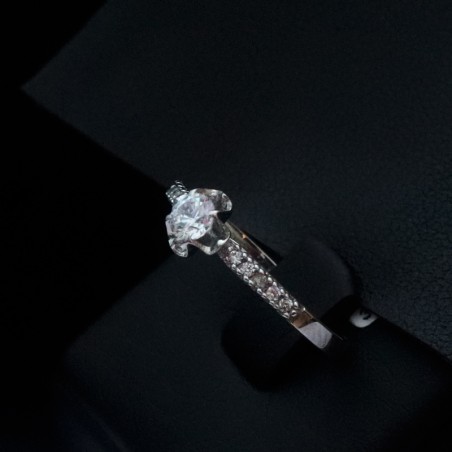 white gold ring with cubic zirconia stones