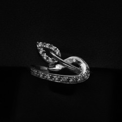 white gold ring with cubic zirconia stones