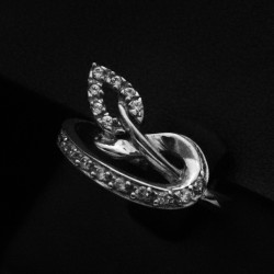 white gold ring with cubic zirconia stones 2