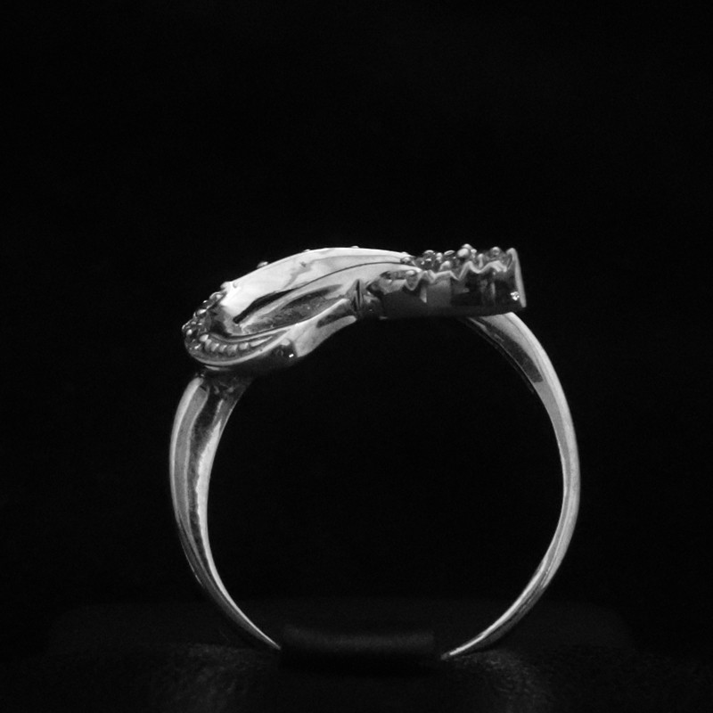 white gold ring with cubic zirconia stones