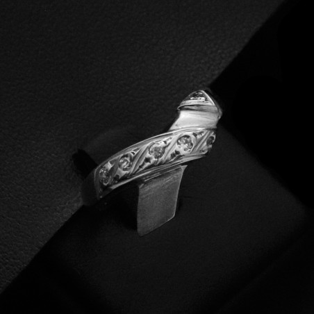 white gold ring with cubic zirconia stones