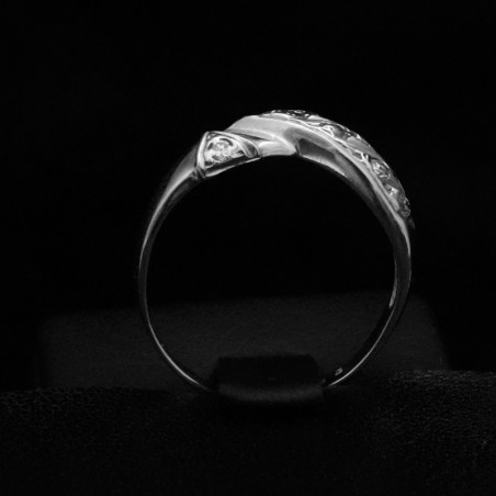 white gold ring with cubic zirconia stones