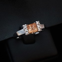 White gold ring with cubic zirconia stone 2