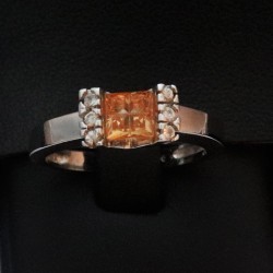 White gold ring with cubic zirconia stone