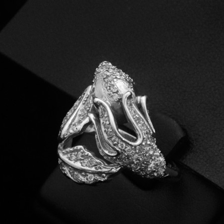 White gold ring with cubic zirconia stone