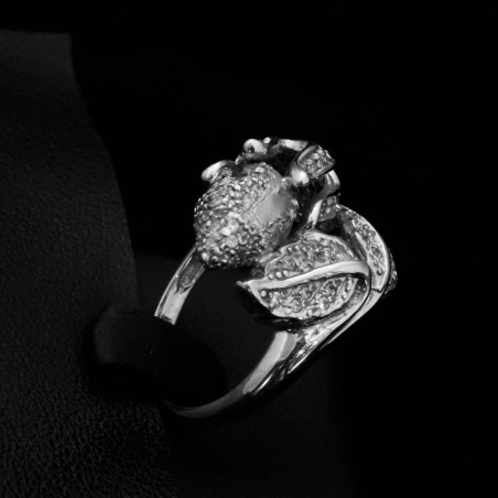 White gold ring with cubic zirconia stone