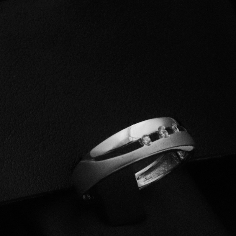 White gold ring with cubic zirconia stone