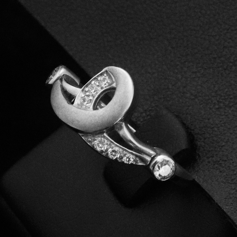 White gold ring with cubic zirconia stone