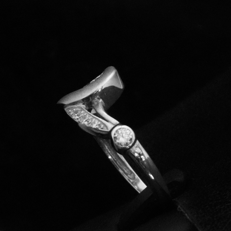 White gold ring with cubic zirconia stone