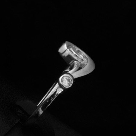 White gold ring with cubic zirconia stone