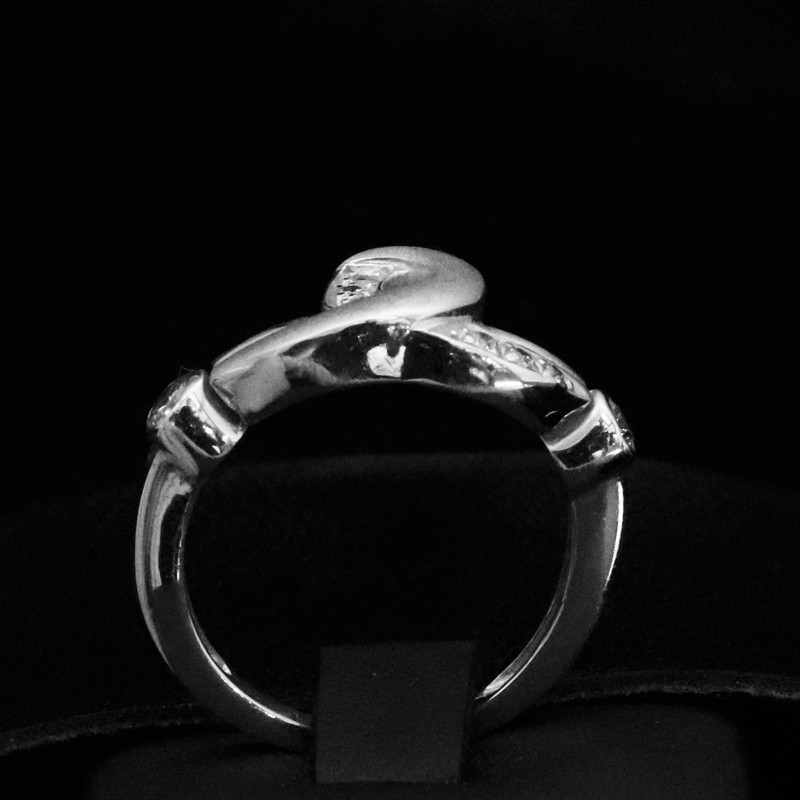 White gold ring with cubic zirconia stone