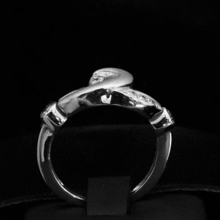 White gold ring with cubic zirconia stone