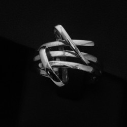 White gold ring with patterns 2