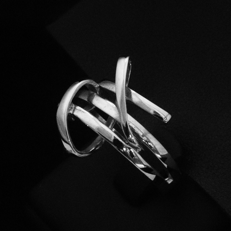 White gold ring with patterns