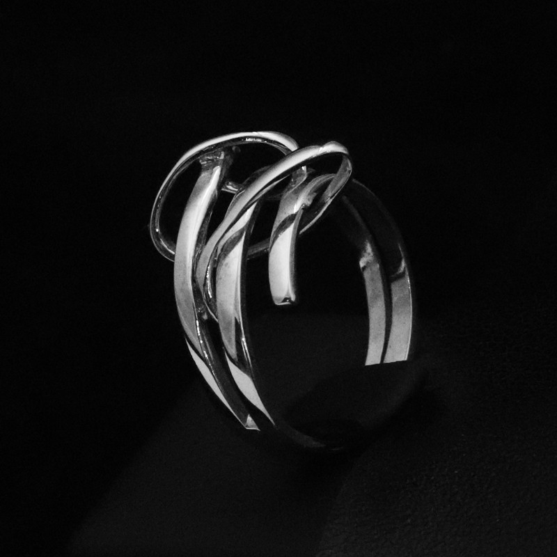 White gold ring with patterns