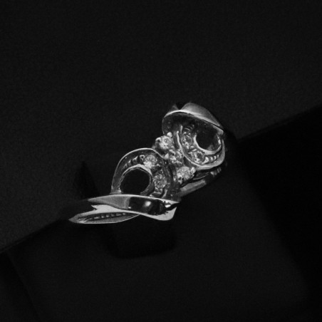 White gold ring with cubic zirconia stone