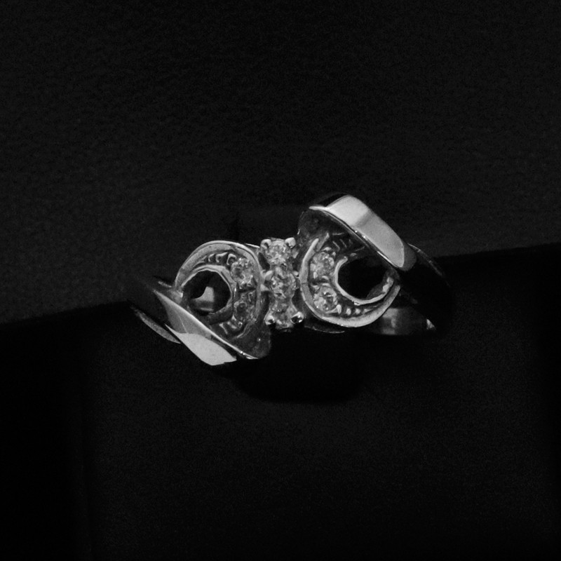 White gold ring with cubic zirconia stone