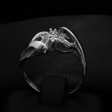 White gold ring with cubic zirconia stone