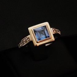 white gold ring with aquamarine stone 2