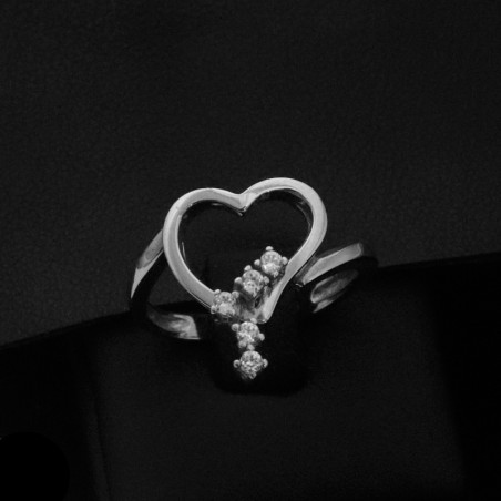 white gold heart ring with cubic zirconia stones