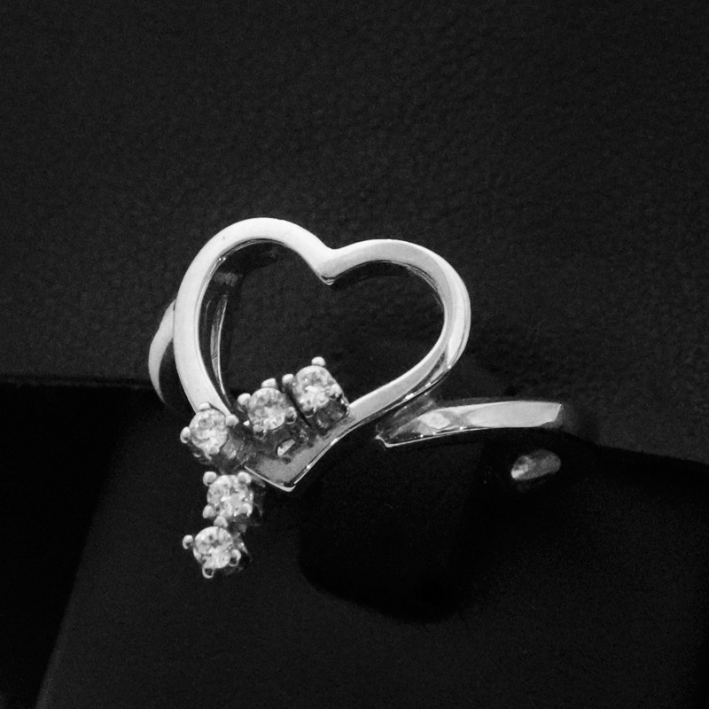 white gold heart ring with cubic zirconia stones