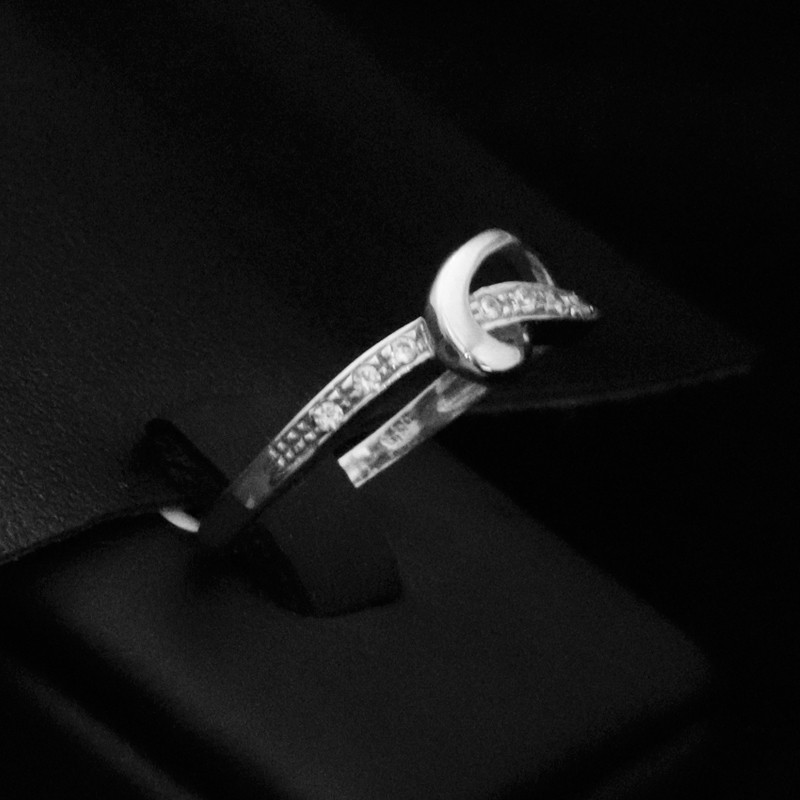 White gold ring with cubic zirconia stone