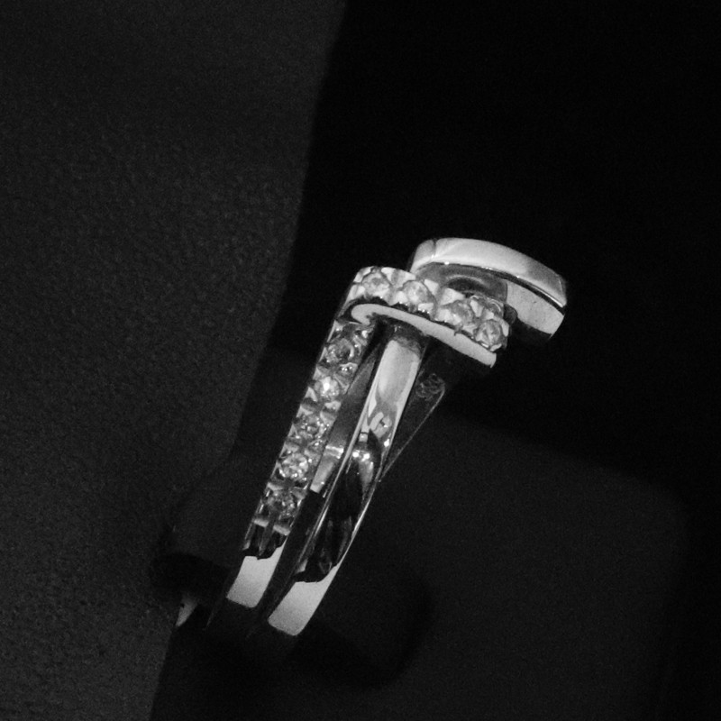 White gold ring with cubic zirconia stone