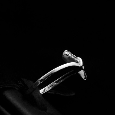 white gold ring with cubic zirconia stones