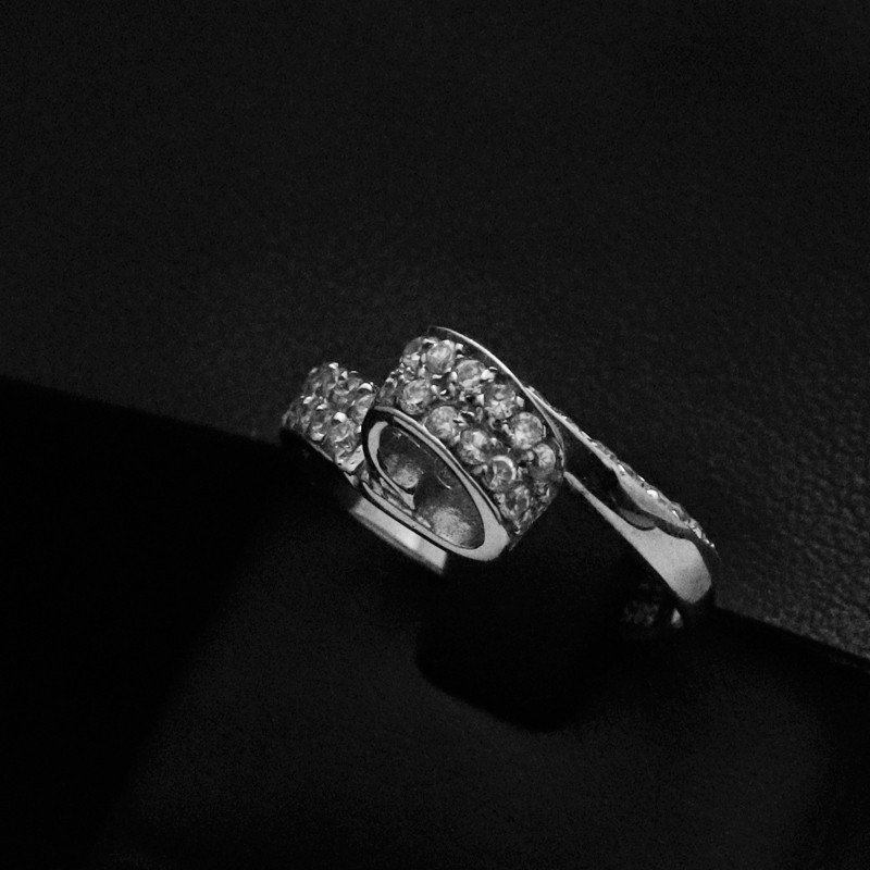 white gold ring with cubic zirconia stones