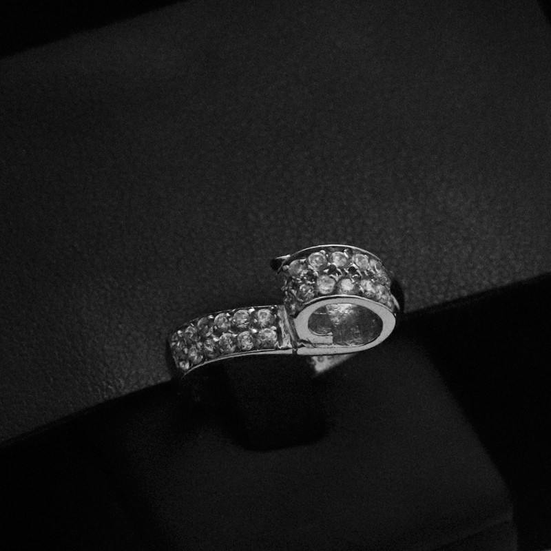 white gold ring with cubic zirconia stones