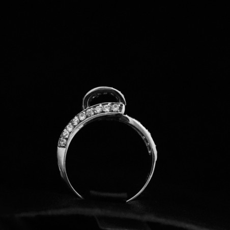 white gold ring with cubic zirconia stones