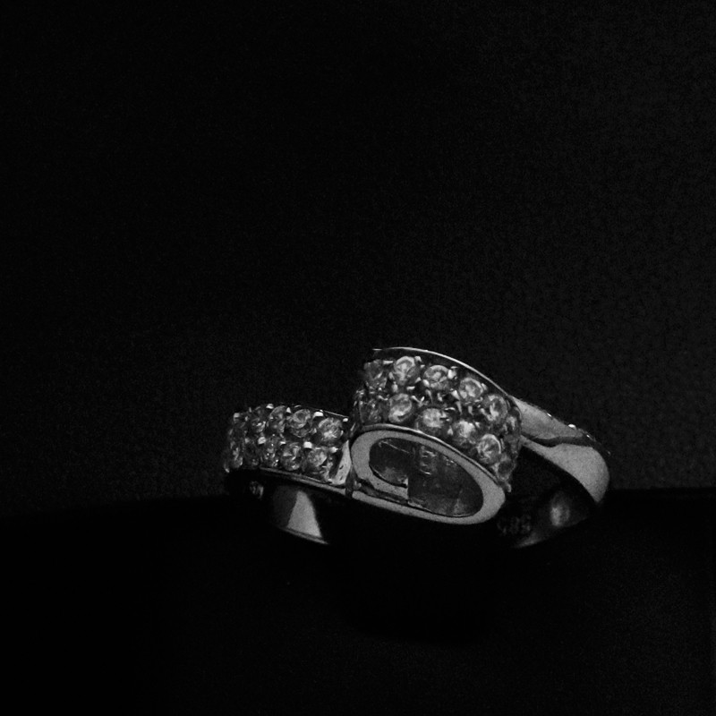 white gold ring with cubic zirconia stones