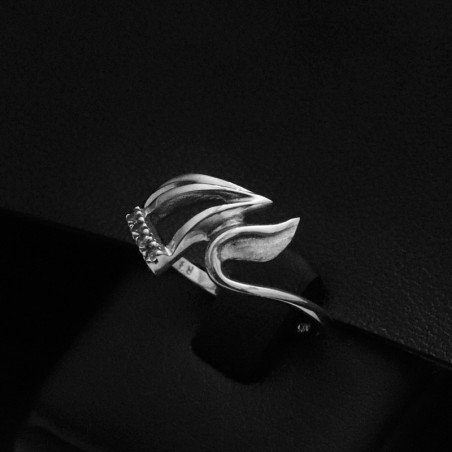 white gold ring with cubic zirconia stones