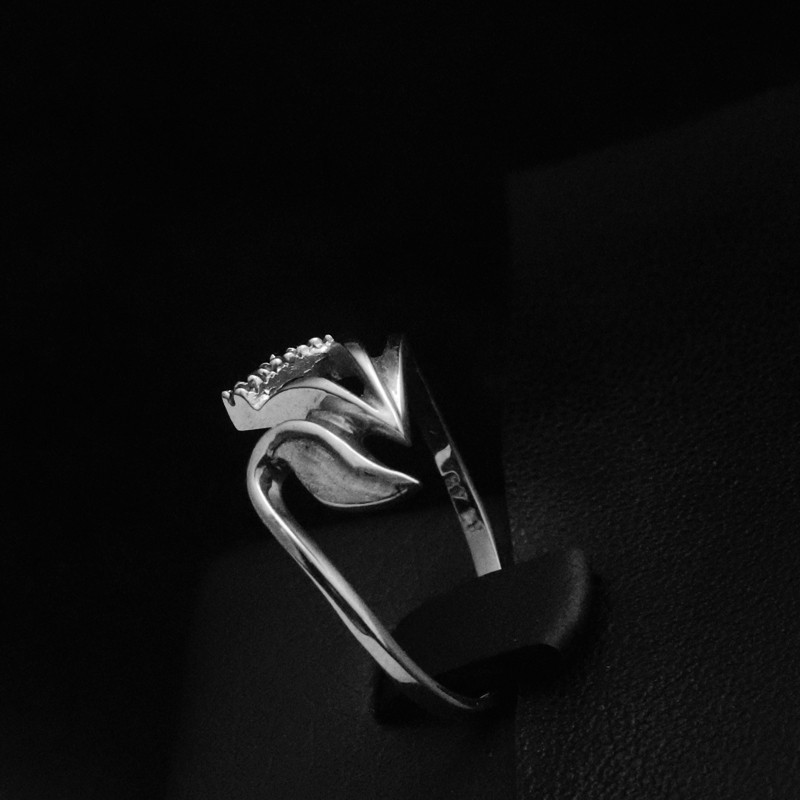 white gold ring with cubic zirconia stones