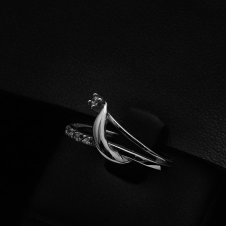 white gold ring with cubic zirconia stones