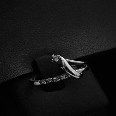 white gold ring with cubic zirconia stones