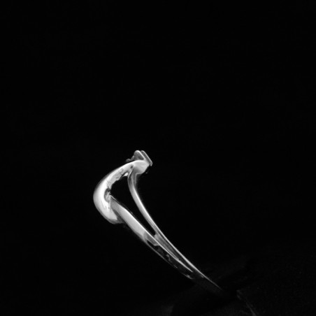 white gold ring with cubic zirconia stones