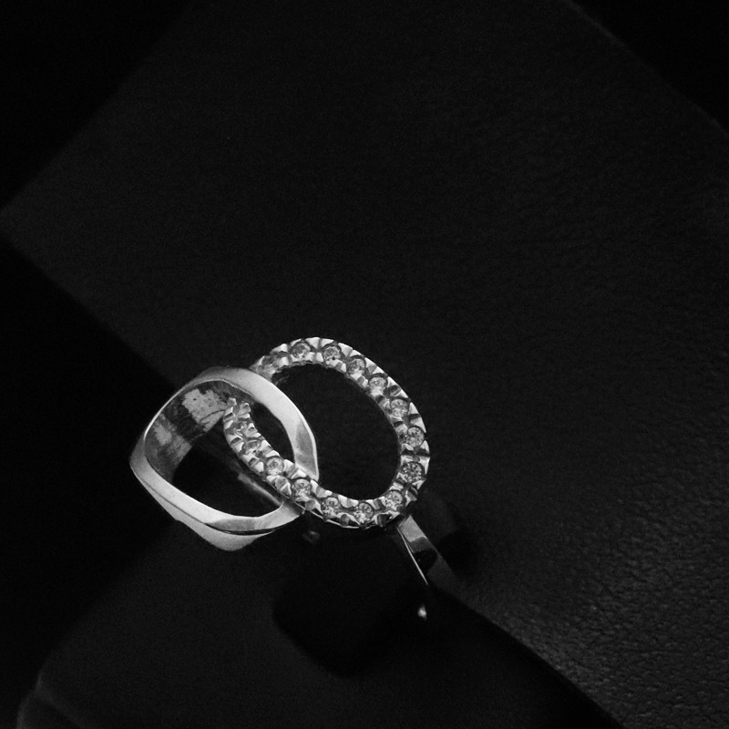 white gold ring with cubic zirconia stones