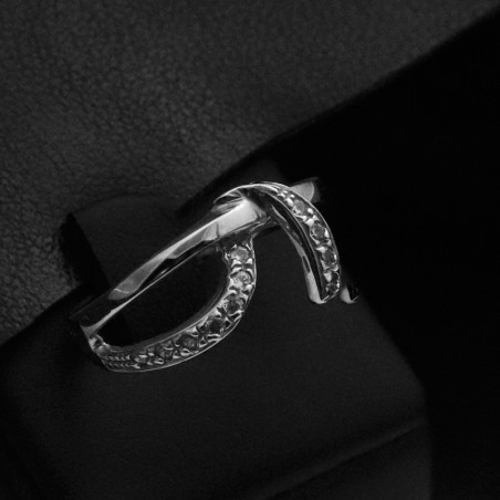 λευκοχρυσο δαχτυλιδι με πετρες ζιργκον