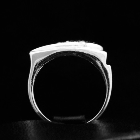 white gold ring with cubic zirconia stones