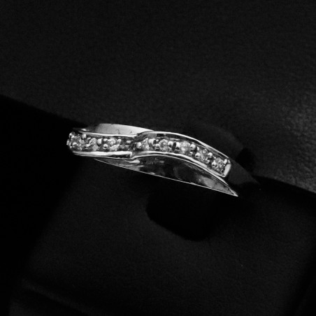 white gold ring with cubic zirconia stones