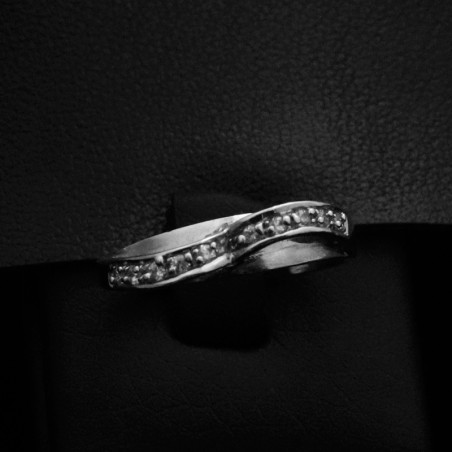 white gold ring with cubic zirconia stones