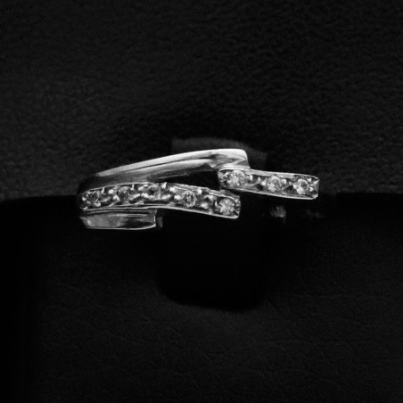 white gold ring with cubic zirconia stones