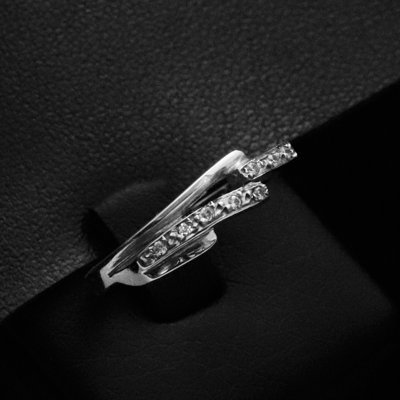 white gold ring with cubic zirconia stones