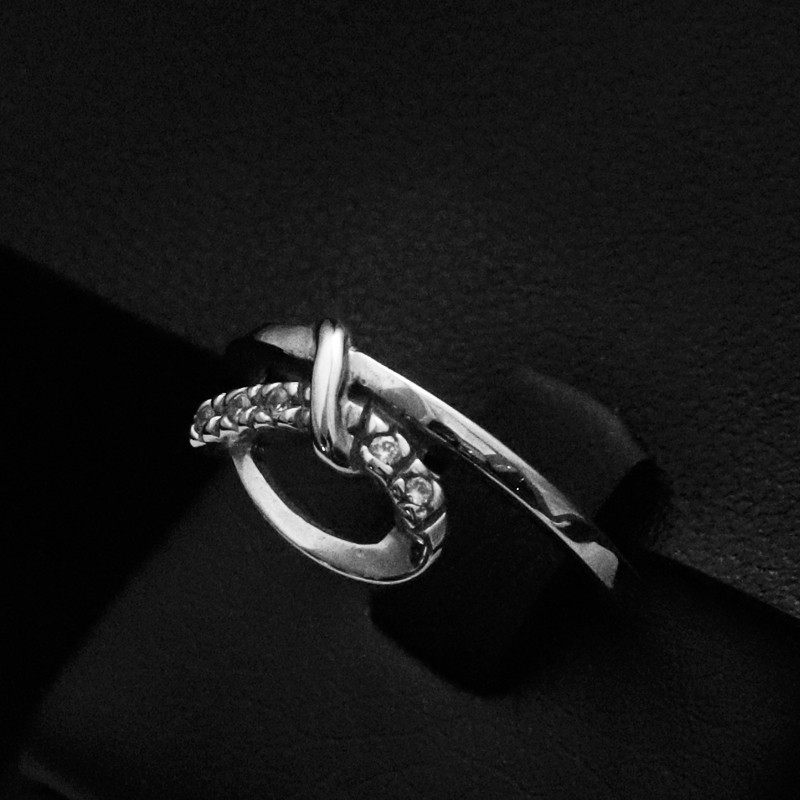 white gold ring with cubic zirconia stones